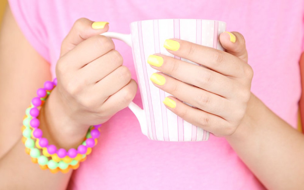 De nagellakkleur van deze zomer: banana!