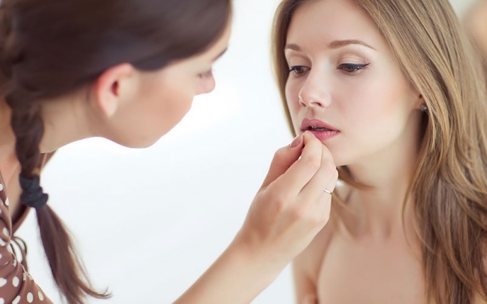 Eyeliner-hack: zo zet jij al-tijd de perfecte lijn 